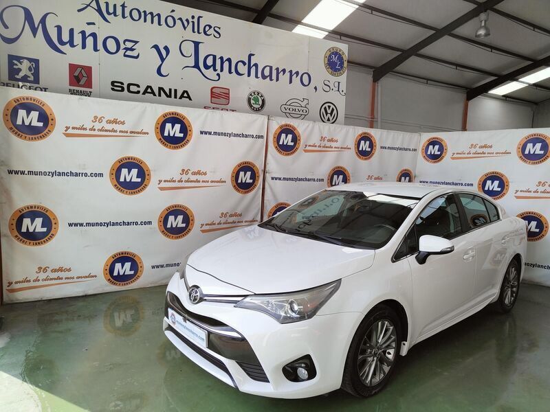 Usado Toyota Avensis Business Edition 143 CV (105 kW) 2017 Blanco Berlina