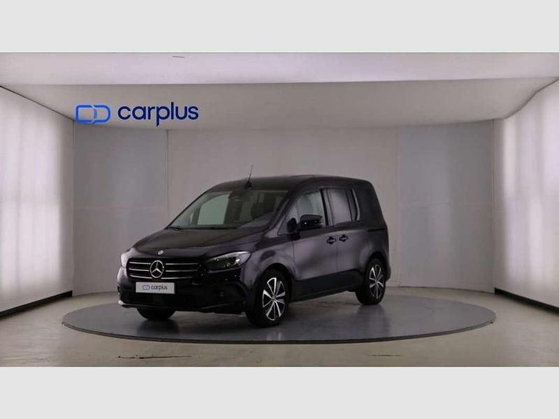 Negro Usado 2024 Mercedes 180 Berlina | 29.990 € (Buen precio) - Imagen 1/4