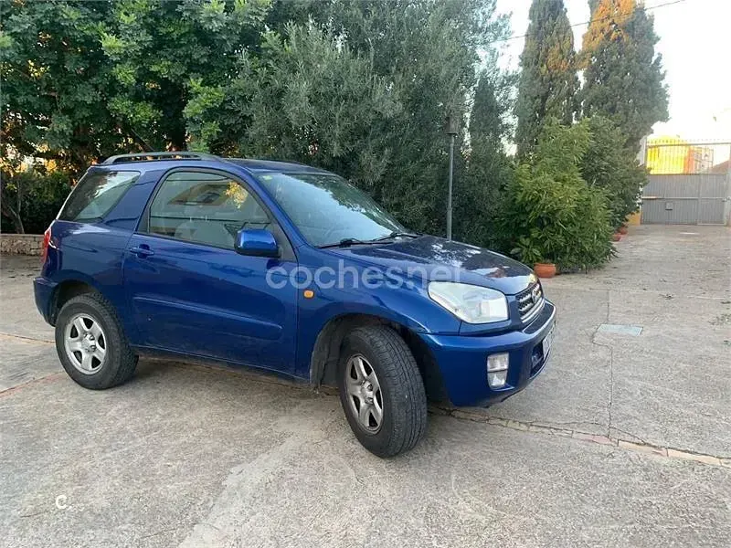 Usado Toyota RAV4 129 CV (94 kW) 2000 Azul Familiar