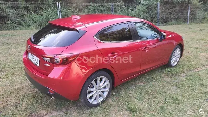 Usado Mazda 3 Style 150 CV (110 kW) 2015 Rojo Berlina