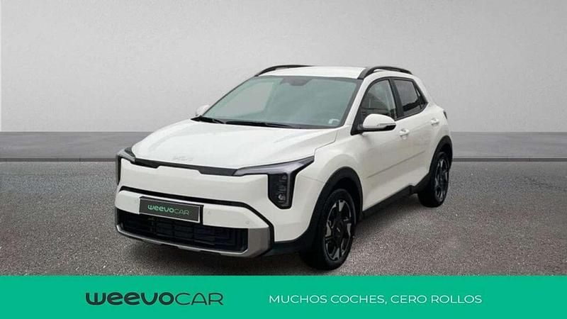 Blanco Nuevo 2025 Kia Stonic Plus SUV | 19.990 € (Precio justo) - Imagen 1/4