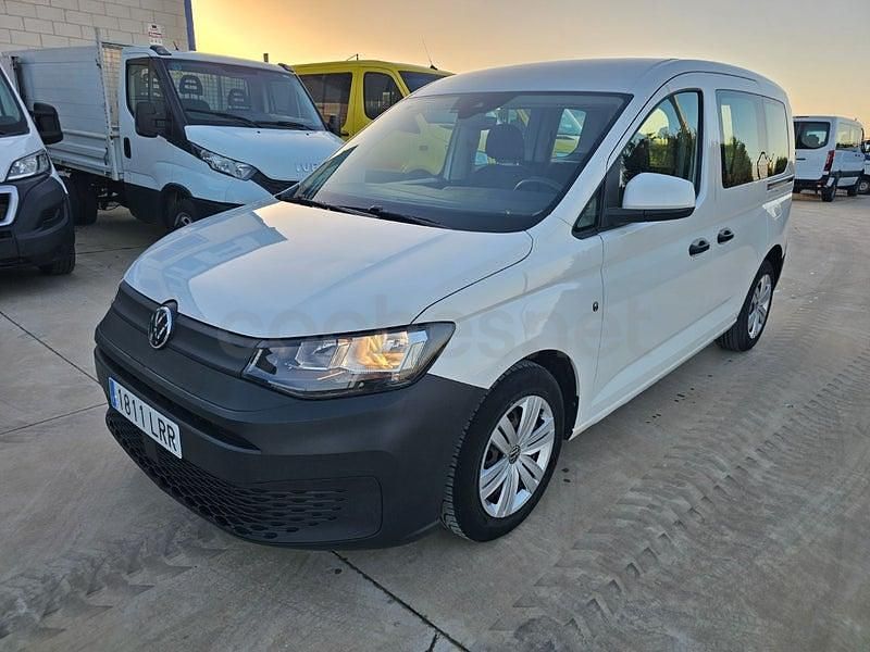 Usado VW Caddy Beach 102 CV (75 kW) 2021 Blanco Monovolumen