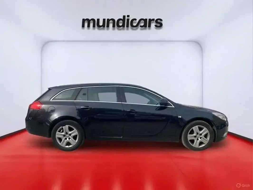 Usado Opel Insignia Selective 131 CV (96 kW) 2013 Negro Familiar