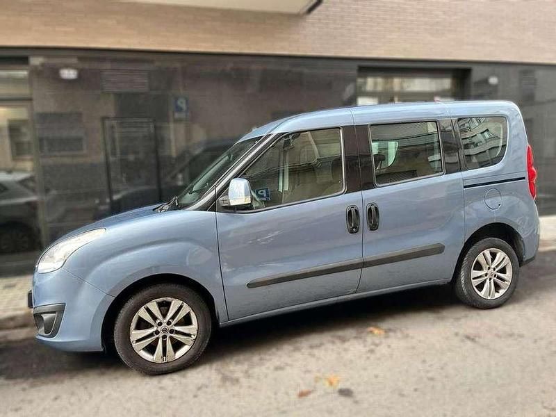 Usado Opel Combo Expression 105 CV (77 kW) 2012 Azul Monovolumen