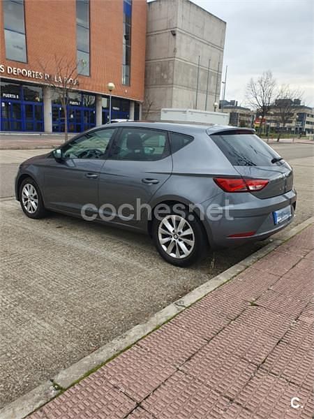 Begagnad Seat Leon Style 125 HK (91 kW) 2017 Grå Sedan