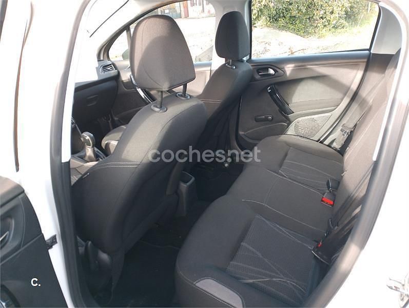 Usado Peugeot 208 Business-Line 68 CV (50 kW) 2013 Blanco Utilitario