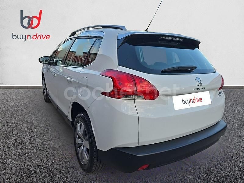Usado Peugeot 2008 Active 82 CV (60 kW) 2015 Blanco SUV