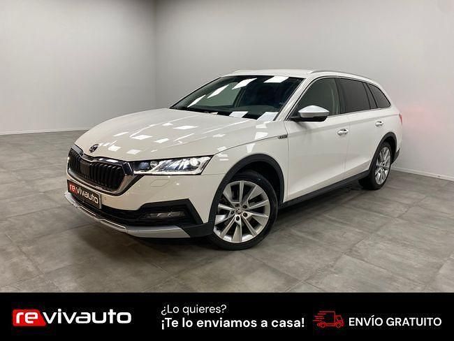 Usado Skoda Octavia 150 CV (110 kW) 2021 Blanco Familiar