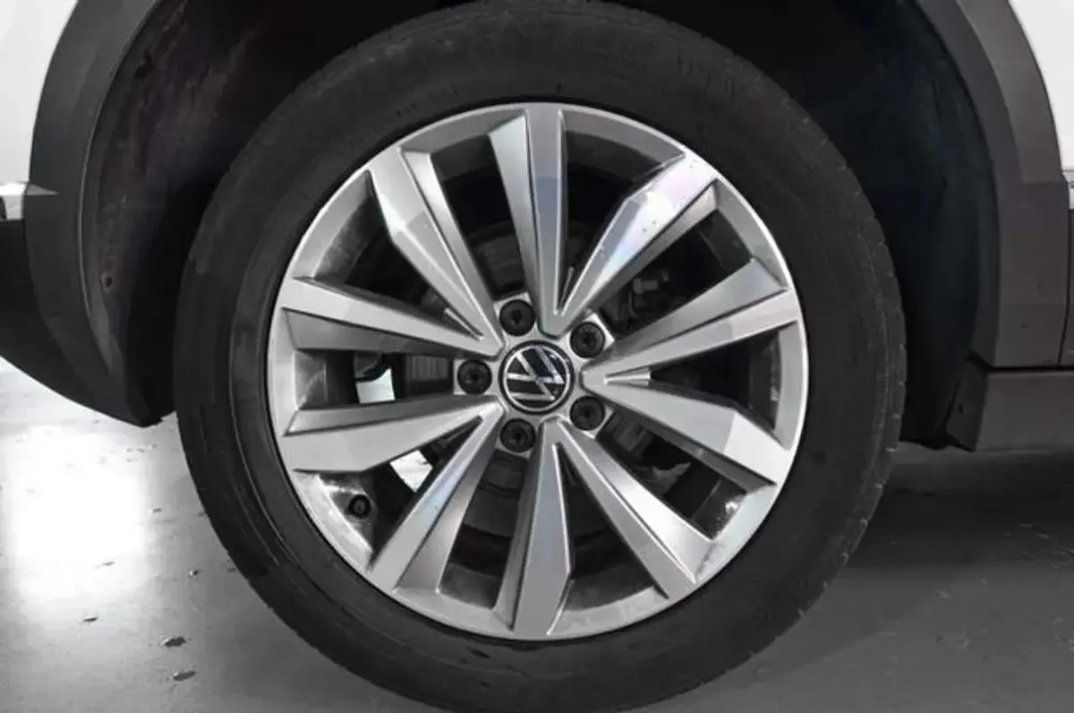 Usado VW T-Roc 110 CV (80 kW) 2023 Azul SUV