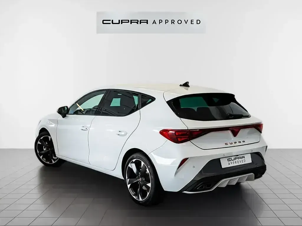Begagnad Cupra Leon 150 HK (110 kW) 2025 Vit Sedan