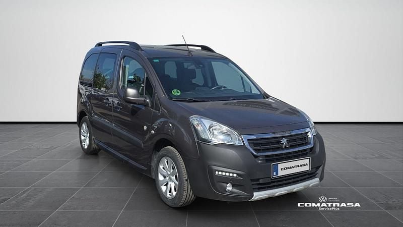 Usado Peugeot Partner Tepee Outdoor 100 CV (73 kW) 2015 Gris Monovolumen