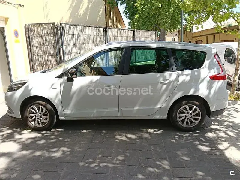 Usado Renault Scenic E-Tech LIMITED 130 CV (95 kW) 2014 Blanco Monovolumen