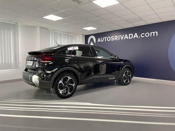 Usado Citroën C4 Shine 130 CV (95 kW) 2022 Negro perla nera (efecto perla) Utilitario