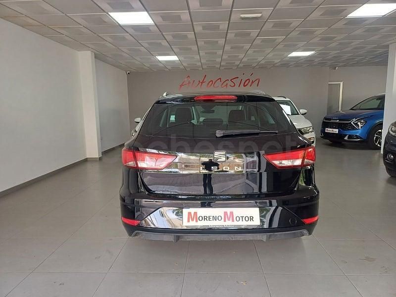 Usado Seat Leon Style 115 CV (84 kW) 2019 Negro Familiar