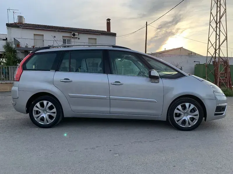 Usado Citroën Grand C4 Picasso Exclusive 150 CV (110 kW) 2011 Gris / plata Monovolumen