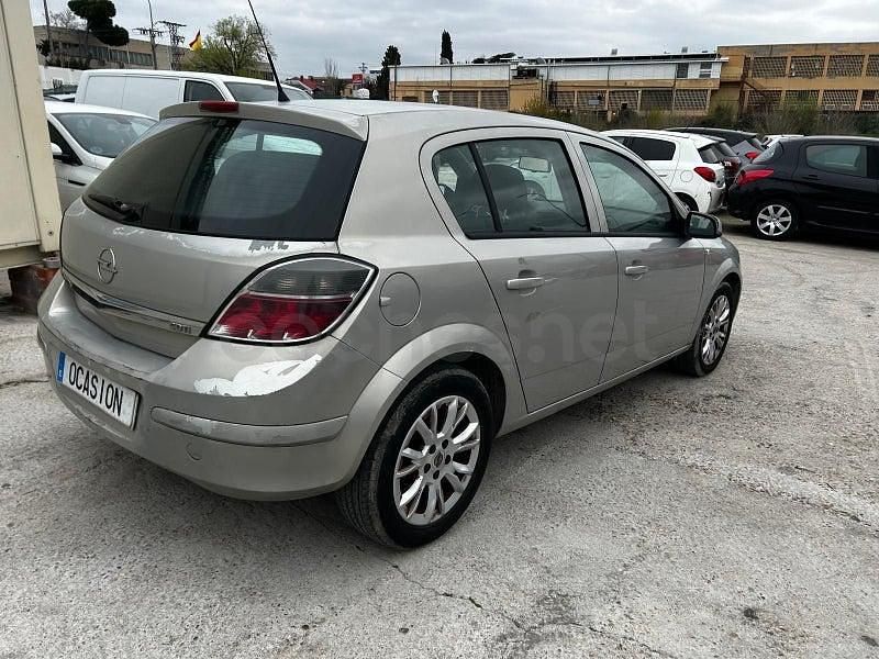 Begagnad Opel Astra Energy 90 HK (66 kW) 2009 Grå Sedan