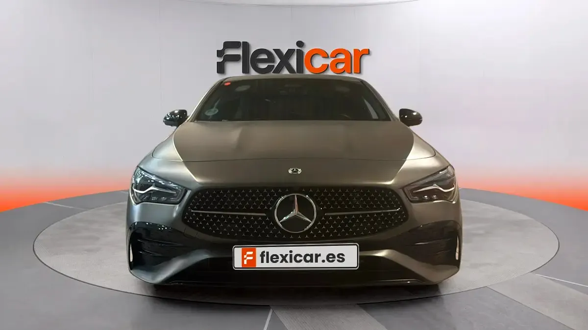 Usado Mercedes CLA200 150 CV (110 kW) 2025 Gris Berlina