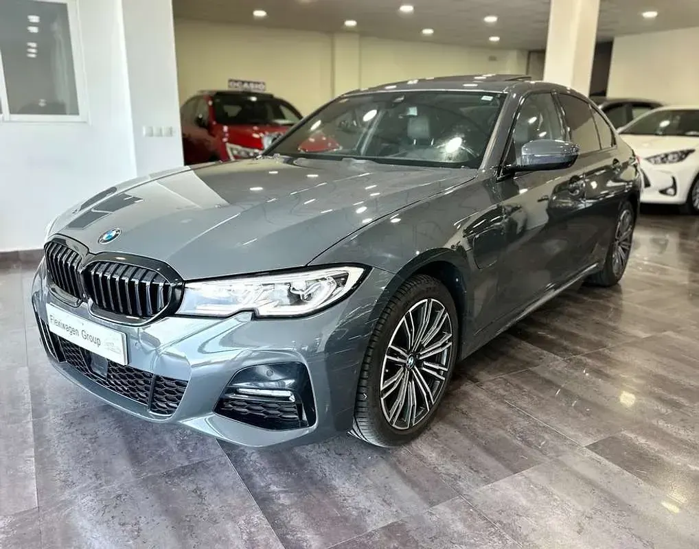 Usado BMW 320e M Sport 204 CV (150 kW) 2021 Gris Berlina