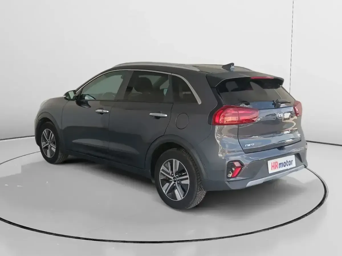Usado Kia Niro 141 CV (103 kW) 2020 Gris SUV
