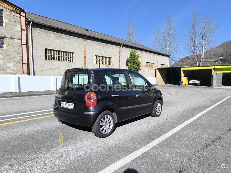 Usado Renault Modus Dynamique 80 CV (58 kW) 2005 Negro Monovolumen