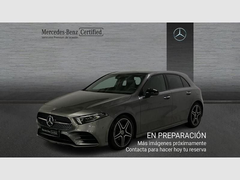 Usado Mercedes A200 AMG line 150 CV (110 kW) 2022 Mountaingrau  met. Utilitario