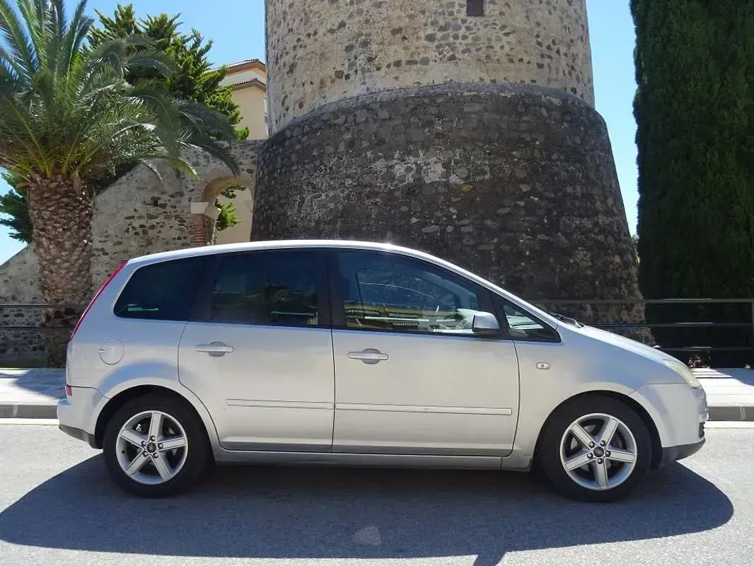 Usado Ford C-MAX Ghia 125 CV (91 kW) 2007 Plateado Monovolumen