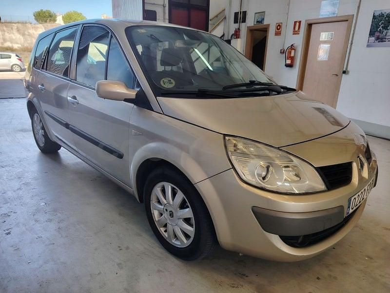 Usado Renault Grand Scénic II Dynamique 105 CV (77 kW) 2007 Beige Monovolumen