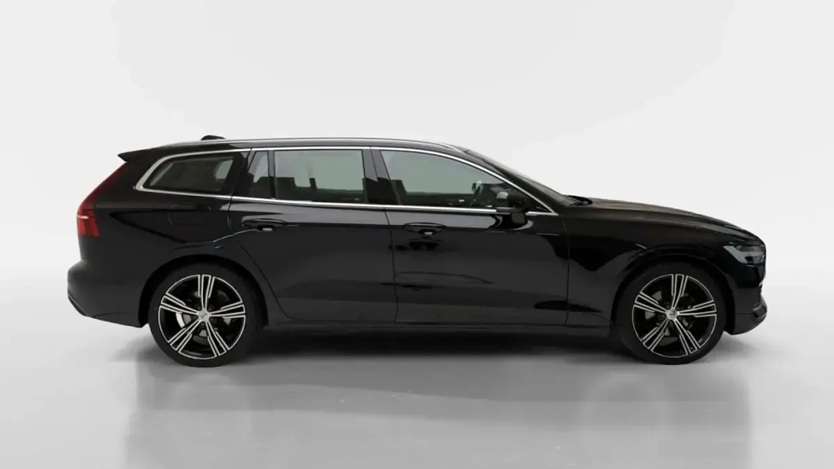 Usado Volvo V60 Inscription 190 CV (139 kW) 2021 Negro Familiar