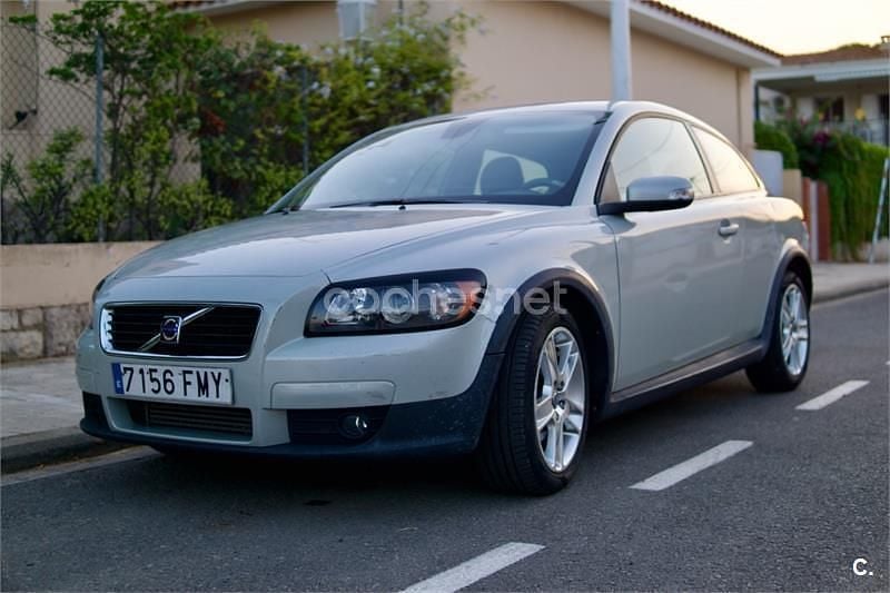 Beige Usado 2007 Volvo C30 Kinetic Utilitario | 7500 € (Precio justo) - Imagen 1/4