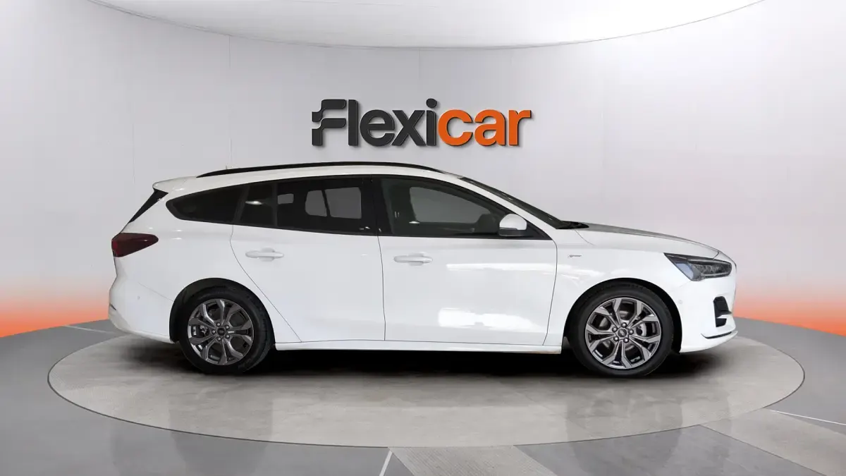 Usado Ford Focus ST-Line 155 CV (114 kW) 2023 Blanco Familiar