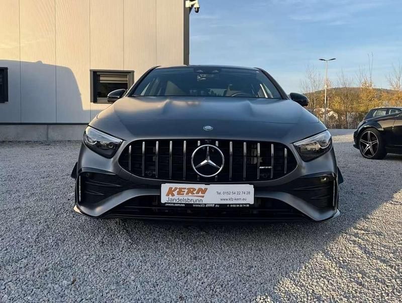 Usado Mercedes A35 AMG AMG Line Premium 306 CV (225 kW) 2023 Gris Utilitario