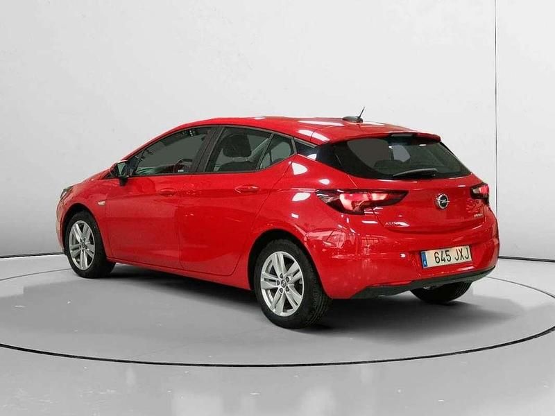 Usado Opel Astra Selective 126 HP (92 kW) 2017 Vermelho Citadino
