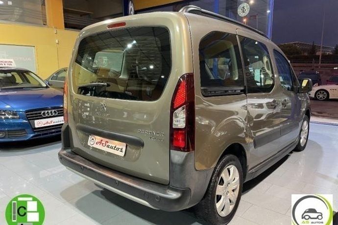 Usado Peugeot Partner Tepee Outdoor 100 CV (73 kW) 2017 Monovolumen