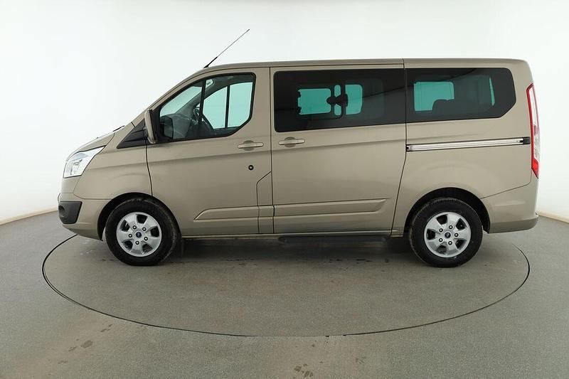 Usado Ford Tourneo Titanium 155 CV (114 kW) 2015 Beige Monovolumen