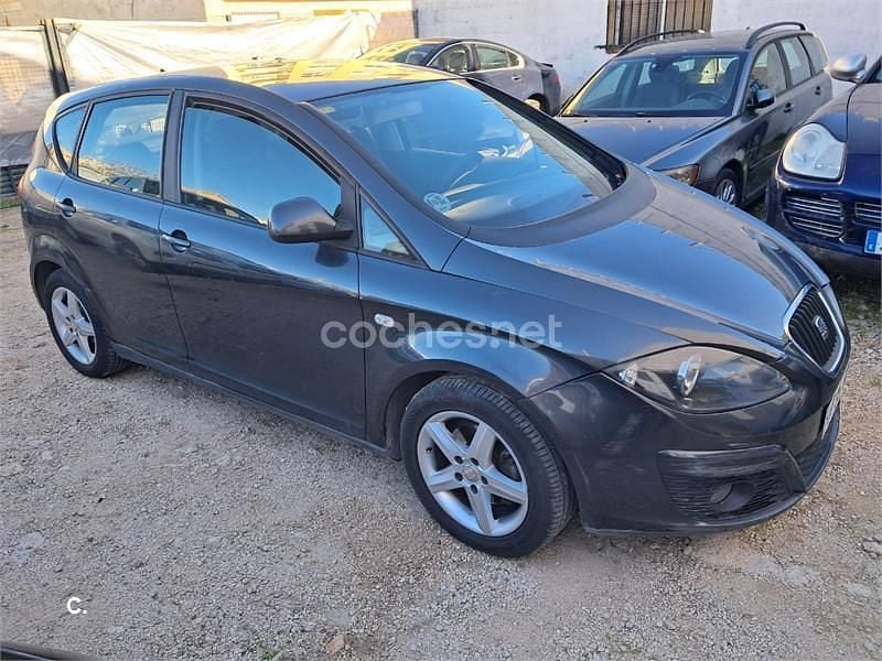 Usado Seat Altea Reference 105 CV (77 kW) 2010 Negro Monovolumen