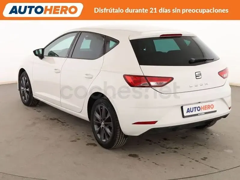 Usado Seat Leon Style 115 CV (84 kW) 2019 Blanco Berlina