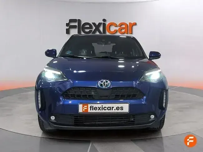 Usado Toyota Yaris Active 116 CV (85 kW) 2022 Azul Utilitario