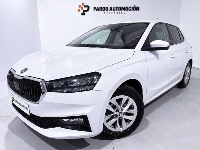 Usado Skoda Fabia Selection 95 CV (69 kW) 2024 Blanco Utilitario