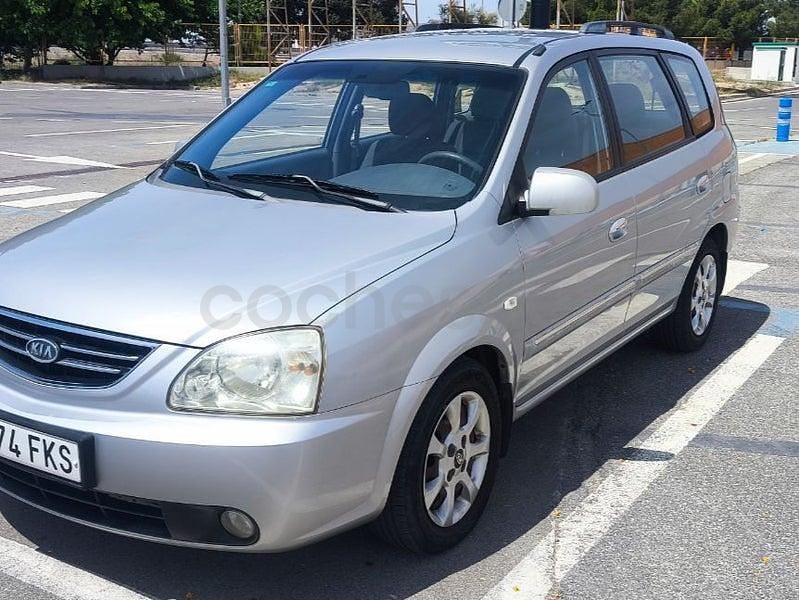Usado Kia Carens 115 CV (84 kW) 2007 Gris / plata Monovolumen