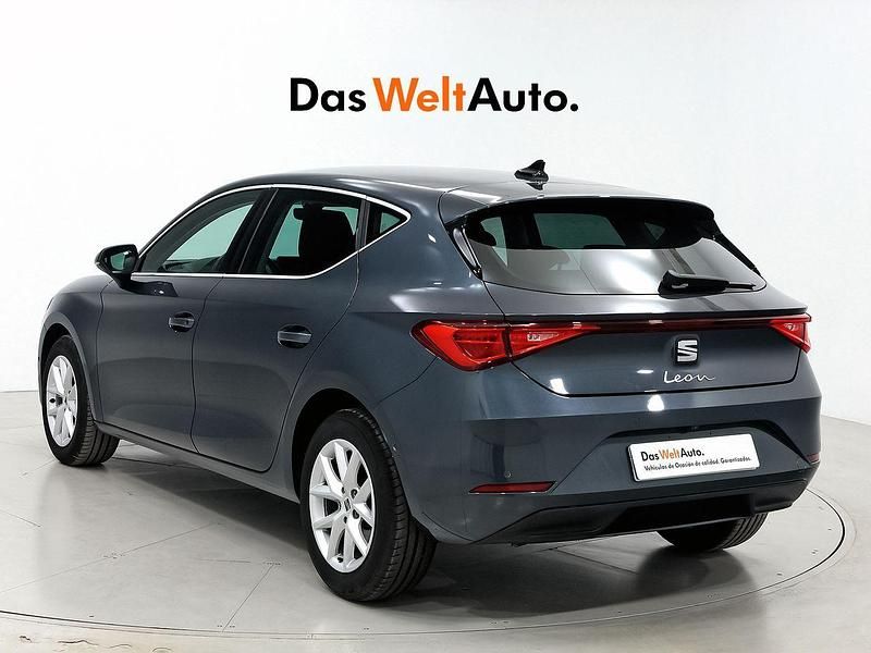 Usado Seat Leon Style 116 CV (85 kW) 2025 Gris Berlina