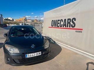 Gris / plata Usado 2009 Renault Mégane Dynamique Berlina | 4850 € (Precio justo) - Imagen 1/4