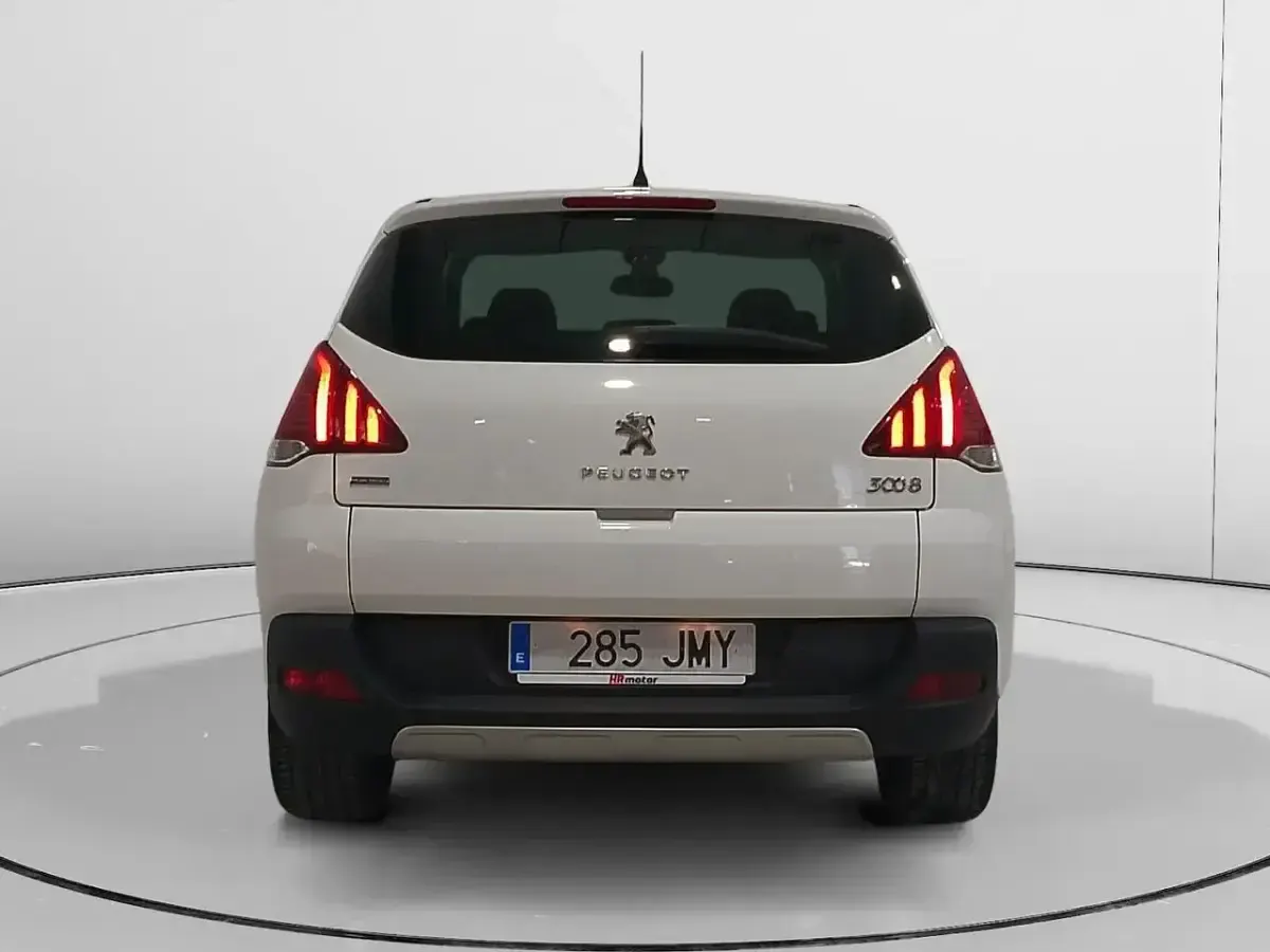 Usado Peugeot 3008 Style 131 CV (96 kW) 2016 Blanco Berlina