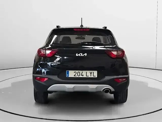 Usado Kia Stonic GT-Line 100 CV (73 kW) 2022 Negro SUV