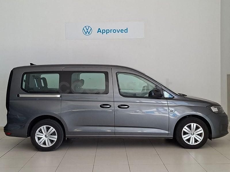 Usado VW Caddy Maxi 116 CV (85 kW) 2025 Gris / plata Monovolumen