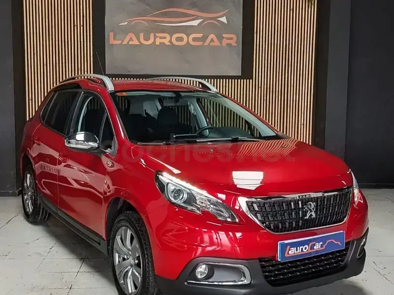 Usado Peugeot 2008 Style 100 CV (73 kW) 2017 Granate SUV