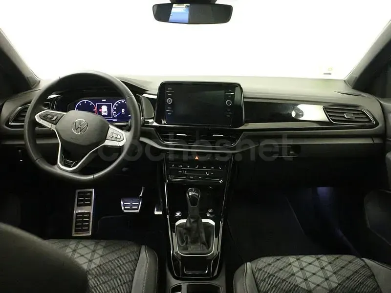 Usado VW T-Roc R-line 150 CV (110 kW) 2022 Gris / plata SUV