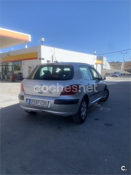 Usado Peugeot 307 90 CV (66 kW) 2004 Gris / plata Berlina