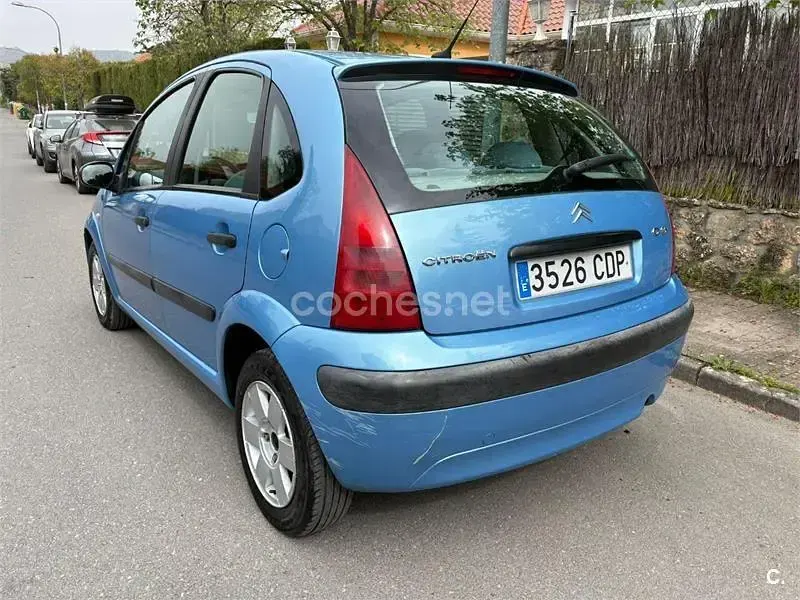Usado Citroën C3 75 CV (55 kW) 2003 Azul Berlina