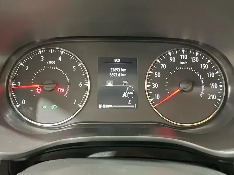 Usado Dacia Sandero Comfort 91 CV (66 kW) 2022 Rojo Berlina