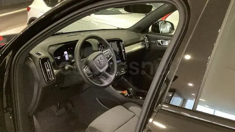 Nuevo Volvo XC40 Plus 163 CV (119 kW) 2026 Negro SUV